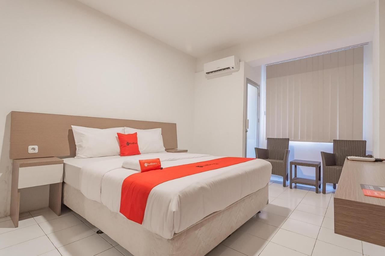 RedDoorz Apartment @ Emerald Towers Bandung Exterior foto