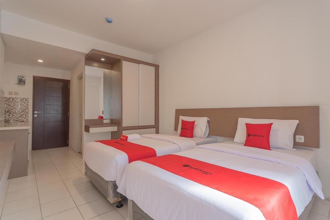 RedDoorz Apartment @ Emerald Towers Bandung Exterior foto